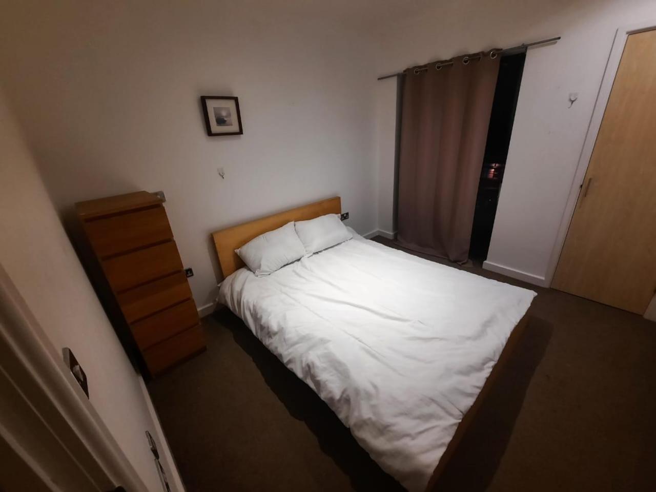 Room In Cardiff City Center - Swiftstay エクステリア 写真