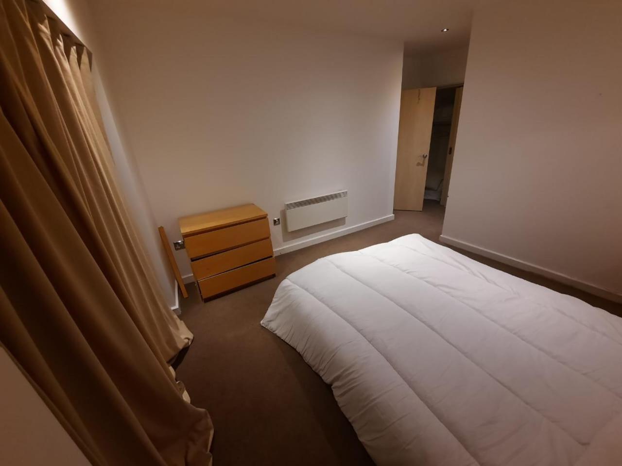 Room In Cardiff City Center - Swiftstay エクステリア 写真