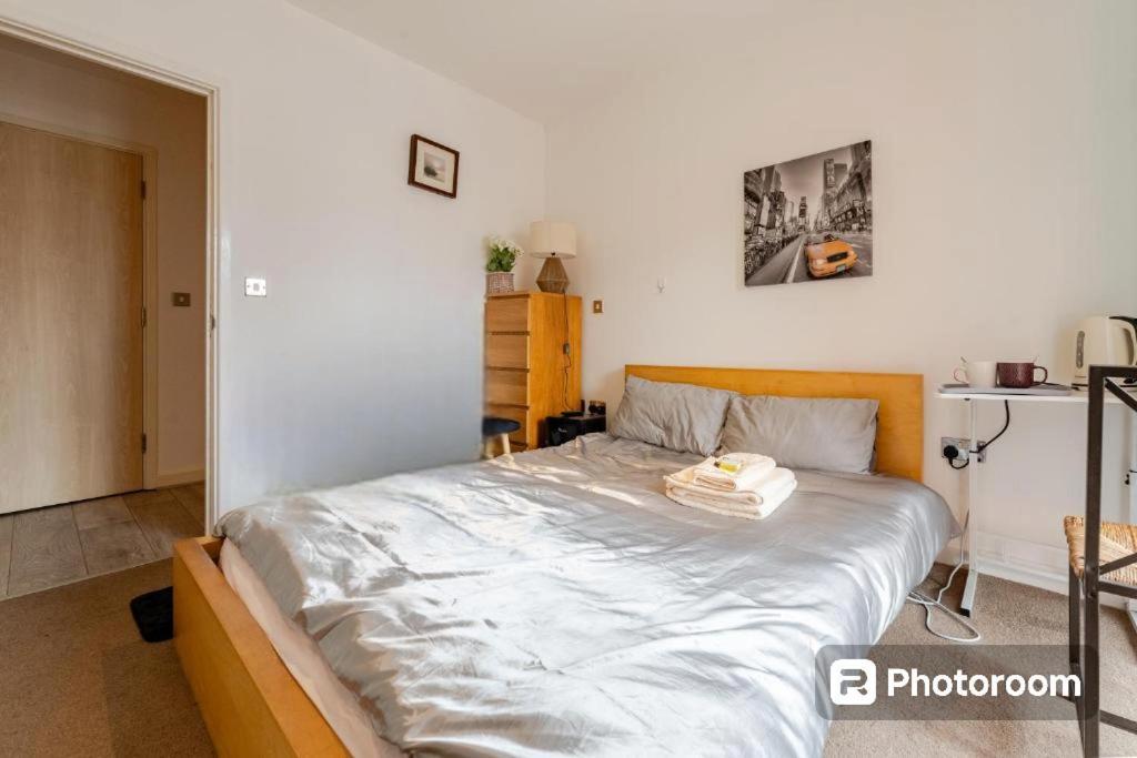 Room In Cardiff City Center - Swiftstay エクステリア 写真